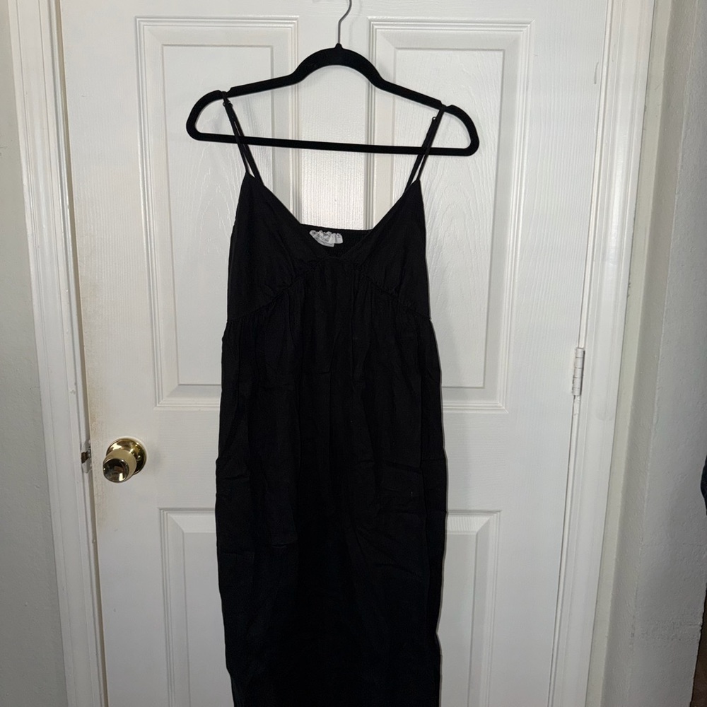 Urban Outfitters Elegant Black Midi Dress